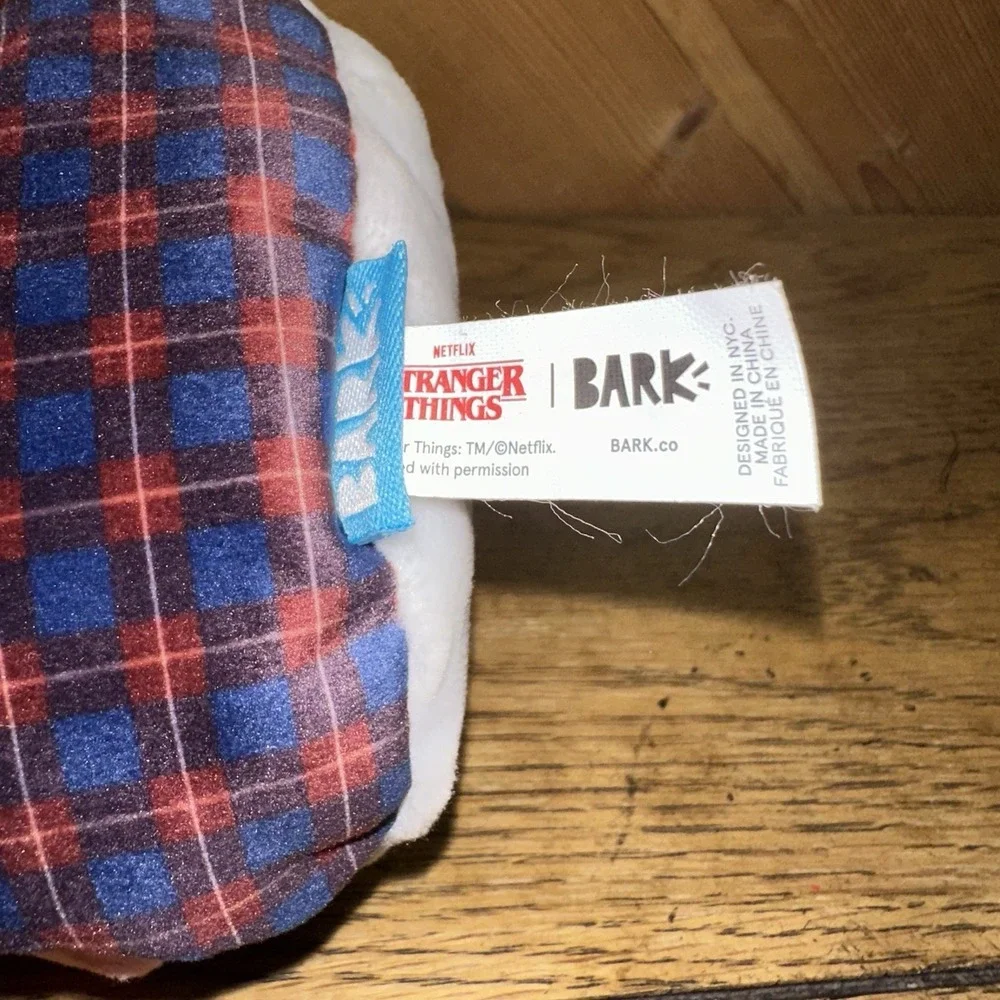 NWOT Barkbox Stranger Things Eleven Dog Toy Crinkle Squeak‎ S/M Missing Person